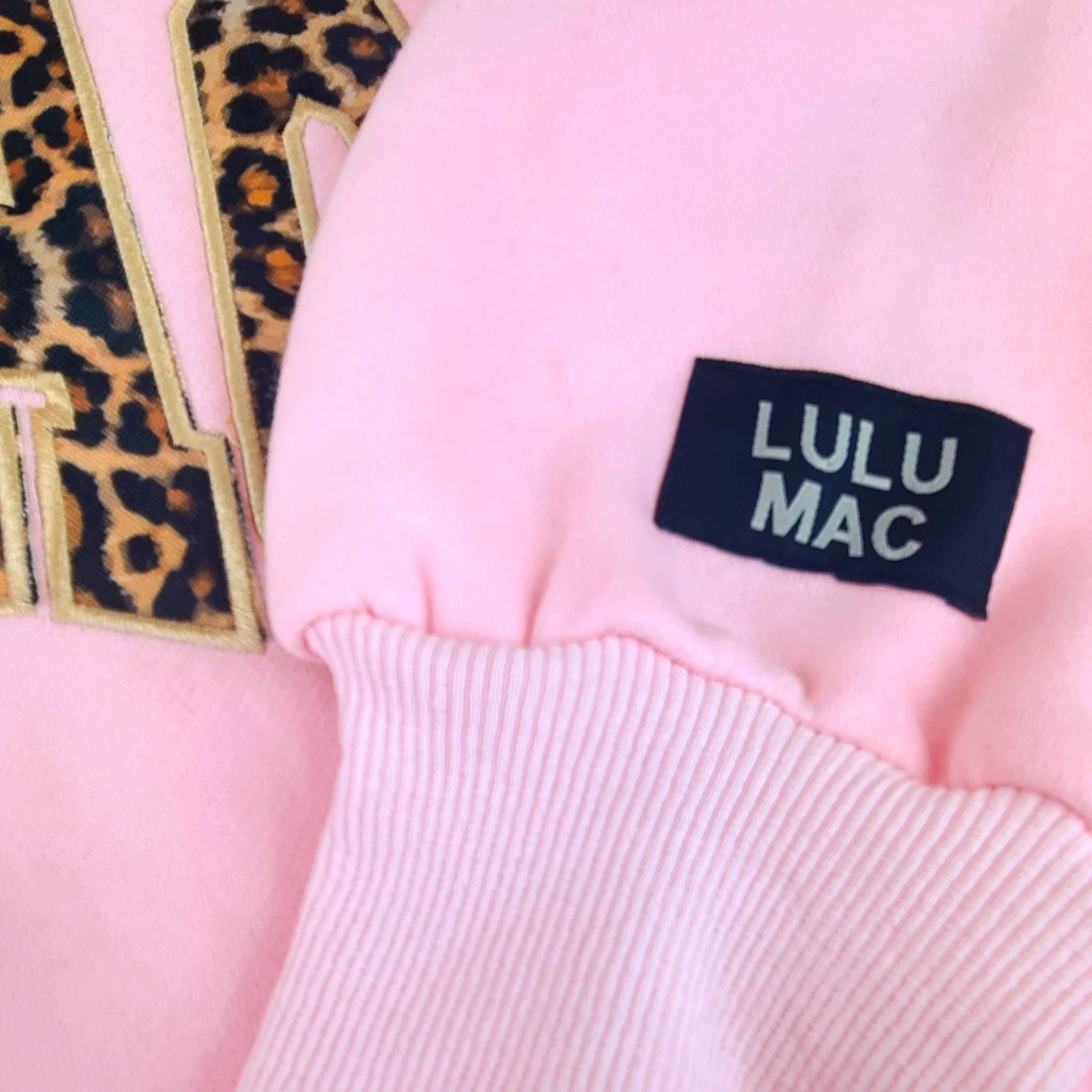 Lulu Mac Leopard Embroidered Crew in Light Pink - Image 3