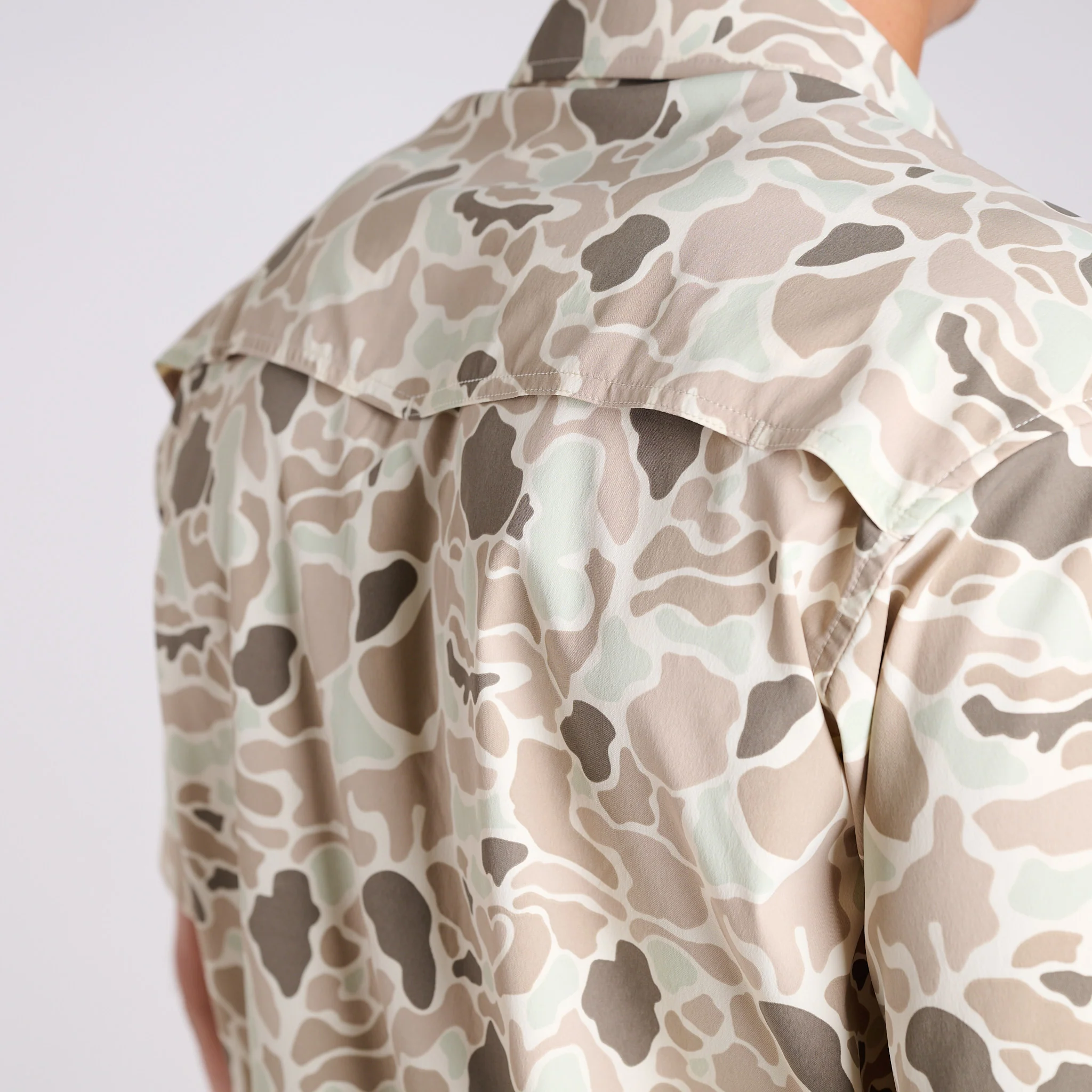 Top Dry Short Sleeve Button Down Shirt in Light Camo - Image 6