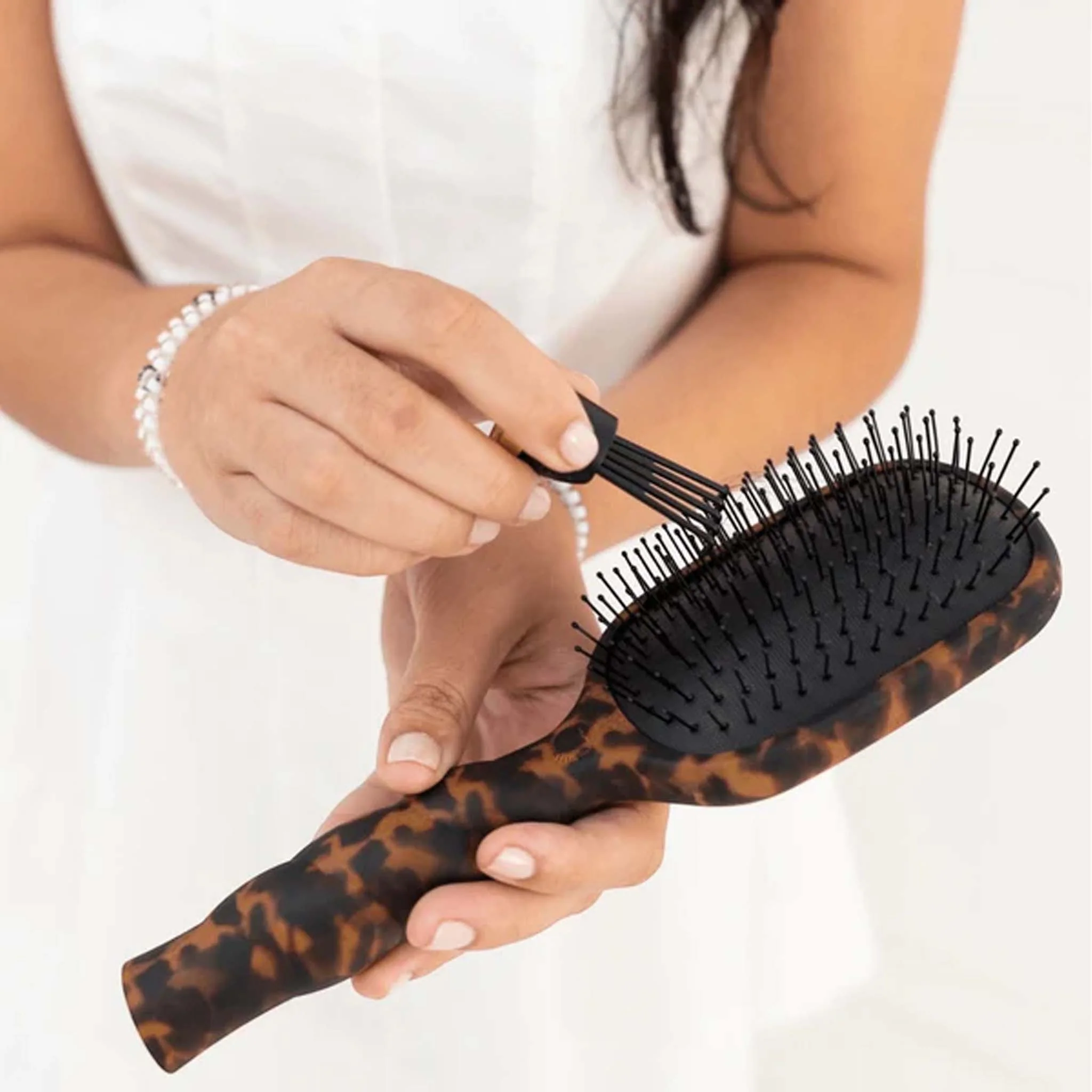 Tortoise Detangler Hairbrush - Image 8