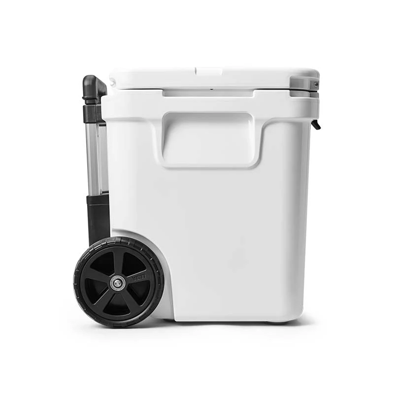 Roadie 60 White Wheeled Cooler - Image 4